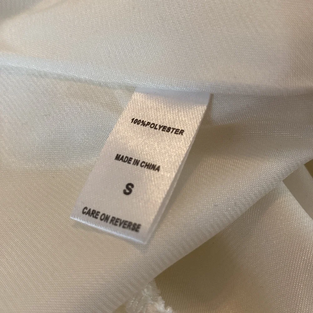 Flora winter white floral appliqué deep vneck tie-waist S bridal nightgown